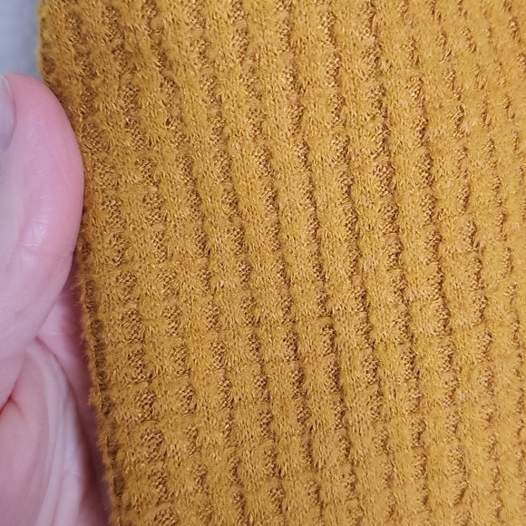 Anthropologie Akemi + Kin Mustard Woodruff Waffle Wrap Around Top M - Picture 4 of 8